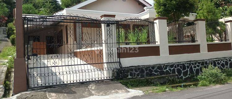 Rumah Pinggir Jl Dekat Tikala Baru Kantor Walikota Harga Miring  1