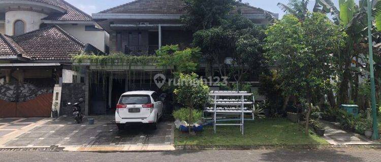 Rumah Dijual Di Malang Kota, 2 Lantai, Shm, Barat 1