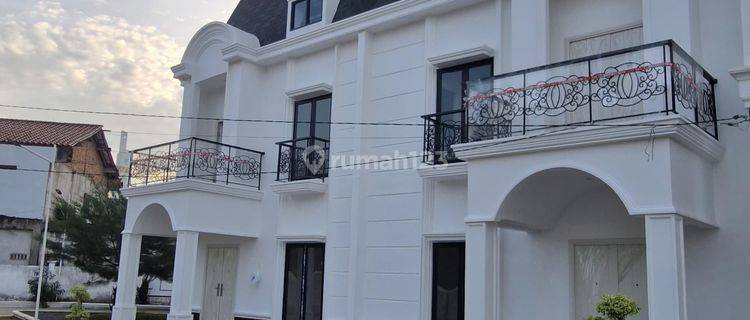 Dijual Rumah Tema American Clasic Lokasi Macan Kumbang 1