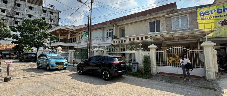 Dijual Rumah Strategis Komplek Elit Jalan Rajawali  1