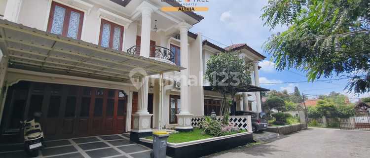 For Rent 2-Story Luxury Townhouse in Pesanggrahan, South Jakarta 1