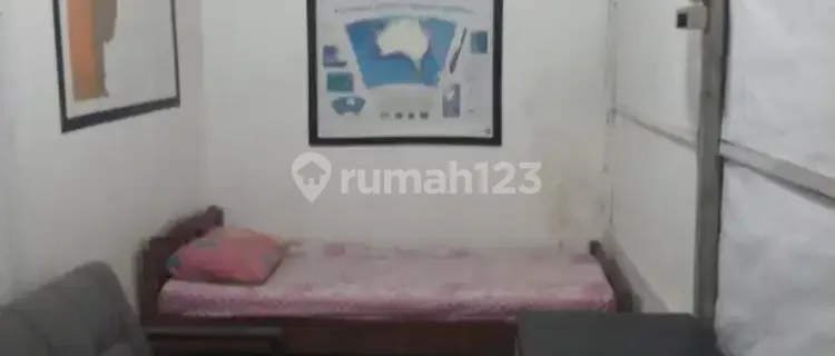 Cheap boarding house in the Ngagel area. 1