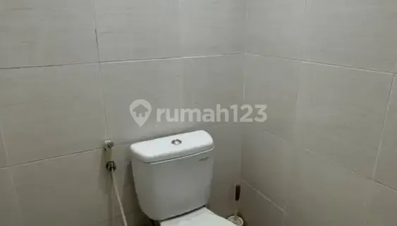 At the Boarding House, Girls' Boarding House 1