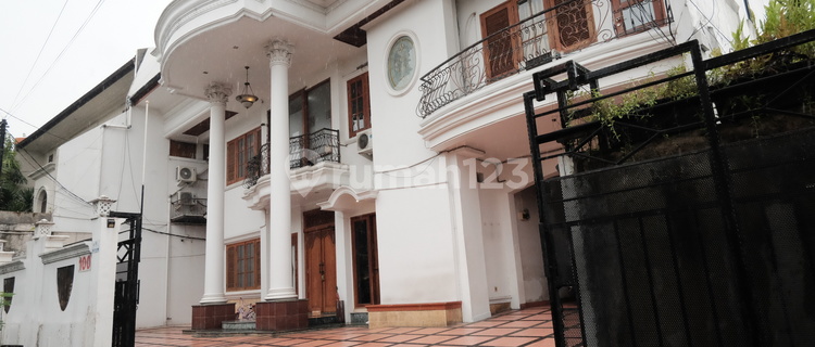 Kebayoran Exclusive and Complete Boarding House in Cilandak Near Esmod 1