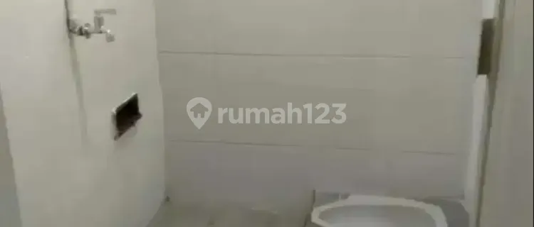 Affordable strategic boarding house close to the mall 1