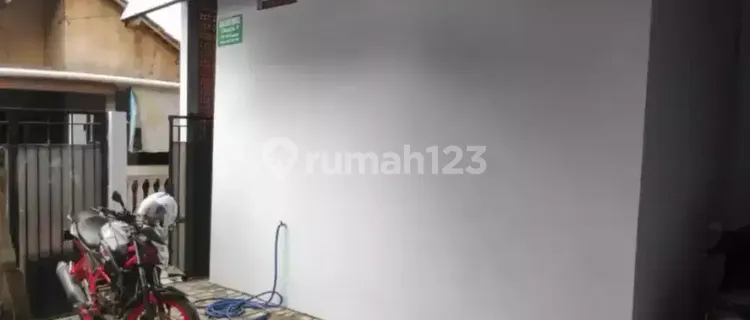 Boarding houses for singles and married couples. 1