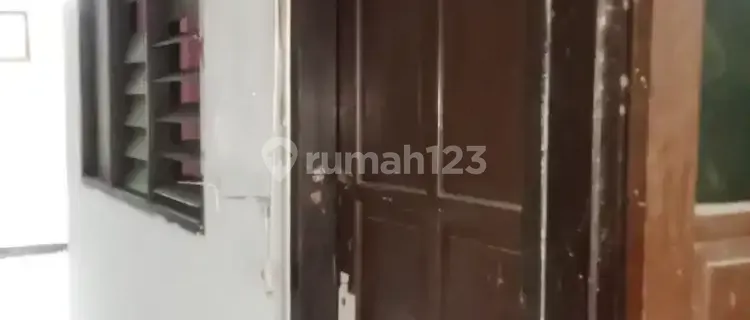 ACCEPTING MALE &amp; FEMALE BOARDERS, or Families 1