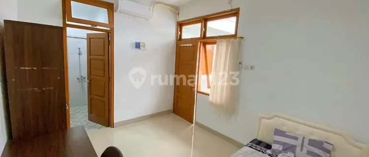 Women's boarding near UII 1