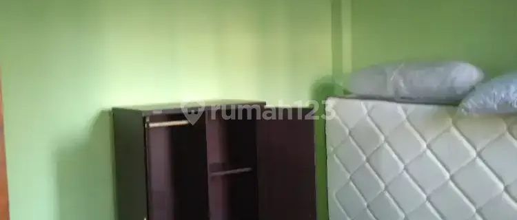 Clean, comfortable, affordable boarding house, Windmill 3 number 6. 1