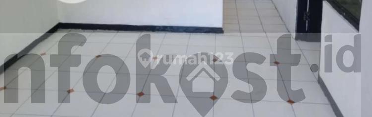 Wiratni Private Garage Boarding House, West Denpasar 1