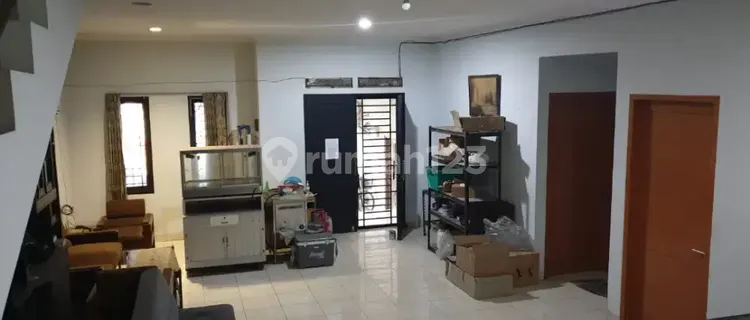 Non-AC boarding house for women in Cengkareng, West Jakarta. 1
