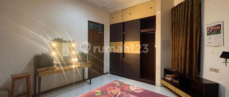 Luxurious Boarding House in Tebet Near Station with Complete Facilities 1