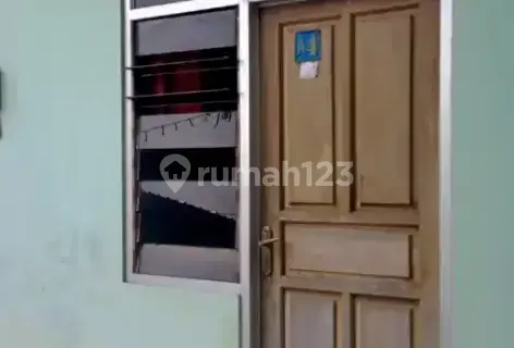 Kost by the roadside 1