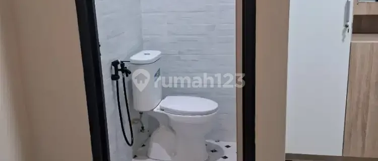 Ayyubi house, fully furnished girls-only boarding house in Paninggilan Utara, AC, etc. 1