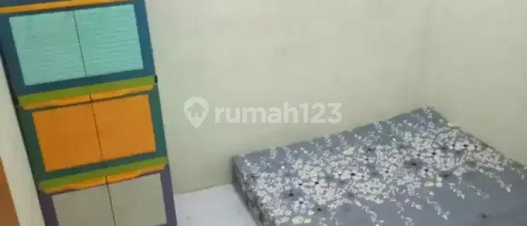 Cheap boarding house in Grogol, near Season City Mall, station, busway stop. 1
