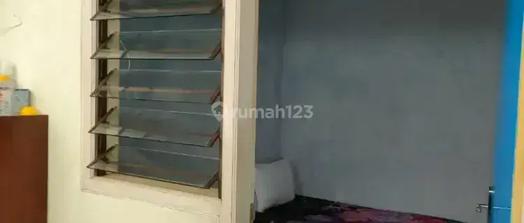 Kamar kos laki laki khusus karyawan murah dan bersih 1