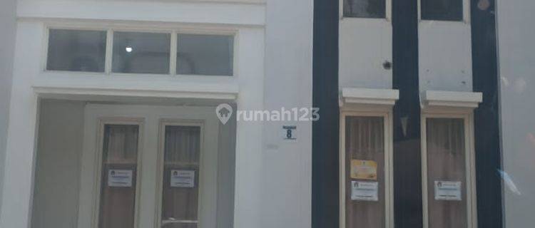 Rumah Kontrakan 2 Lantai Bagus Semi Furnished di Jl. Rosewood View, Komp. Rosewood Residence No. 0008. Tanjung Bunga, Makassar, Makassar 1