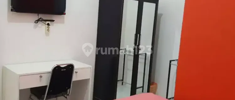 ORenz Kost: Comfortable Boarding, Easy Access (AC, 32" TV, Private Bathroom, Wifi) 1