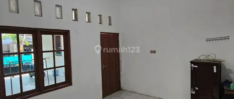 Sewa Kamar Kos Putra Pagi 1