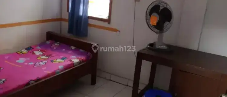 Kos-Kosan Ibu Sri Gultom untuk bujangan di lantai 2 1