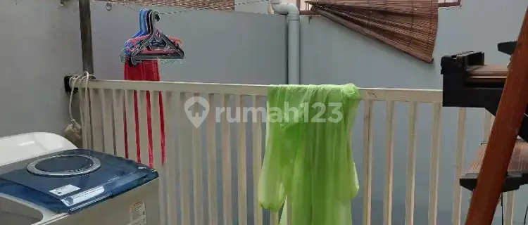 GIRLS' BOARDING HOUSE NEAR APP AND ISTN CAMPUS IN CIPEDAK JAGAKARSA 1