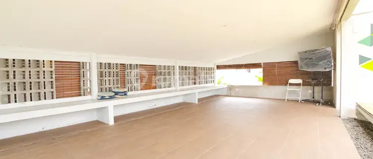 Kost Kebun Jeruk - Abdi Syahdan Residence Window Near Binus Palmerah 1