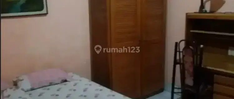 Kost Putri , 700 rb sdh sama listrik dan air , dilewati angkot 1