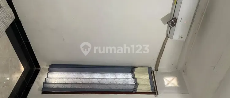 Male Dorm with AC, very strategic location. 1