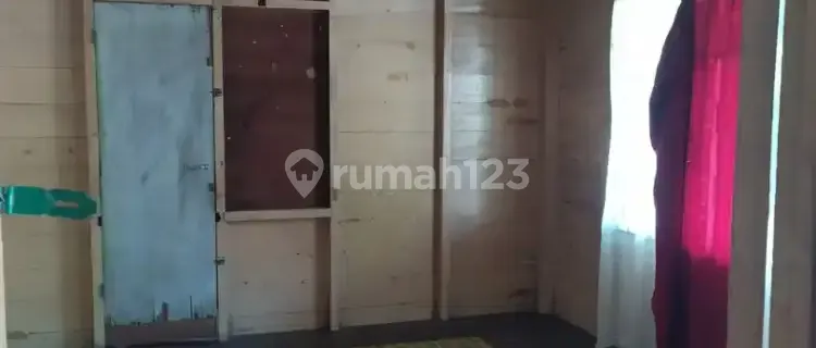 For rent or lease, house 5 minutes walk to UNLAM. 1