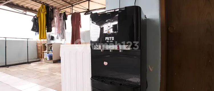 Abdi Kartini Kost Exit Window Ready to Occupied Near Kemayoran and Senen 1