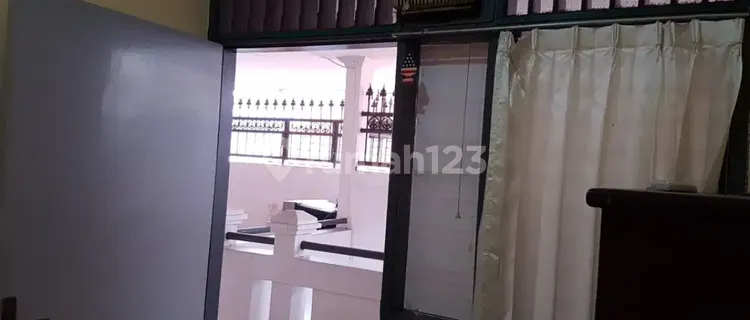 ALHANAN Women's Boarding House Ngagel Surabaya 1