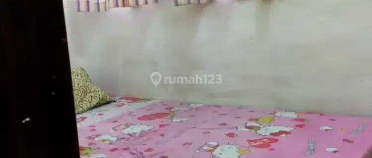 Kos kamar mandi dalam free listrik 1