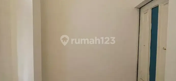 Affordable and clean boarding house beside the main road S. Parman, Medan. 1