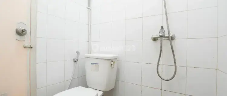 Kost Athena Syahriah Twin Bed Dekat Pasar Lama Tangerang 1