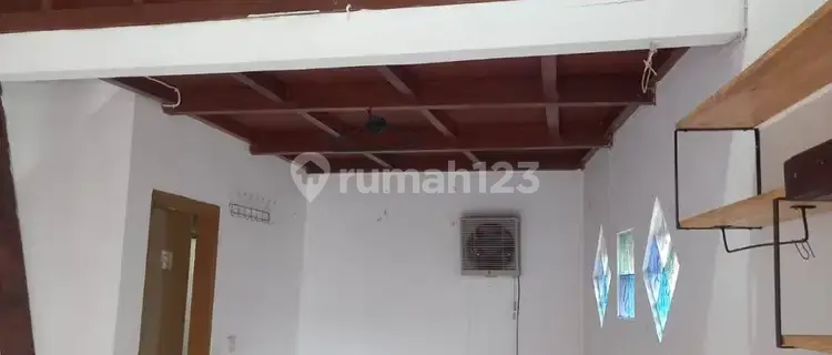For rent: air-conditioned mezzanine room near Bintaro Plaza, STAN. 1