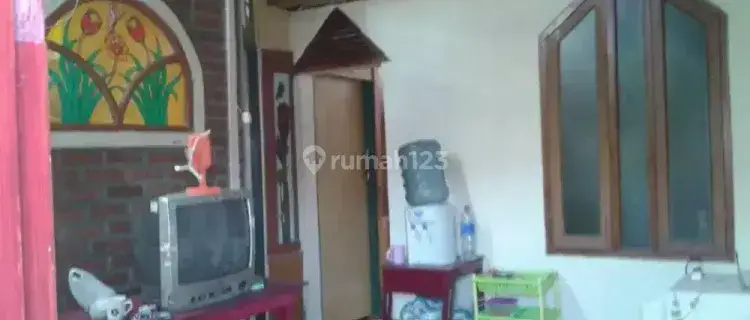 Sewa kamar kost buat pekerja pria 1