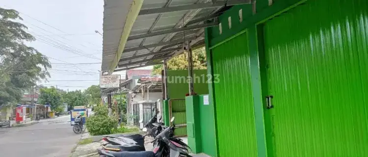 Di sewakan kost2an dan warung, lengkap kamar mandi, dapur, listrik tok 1