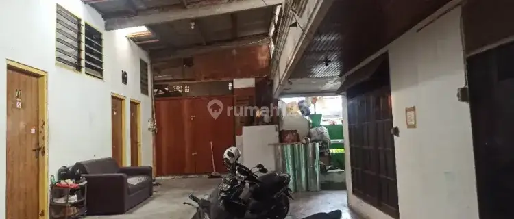 Kost dukuh Kupang dekat kampus 1