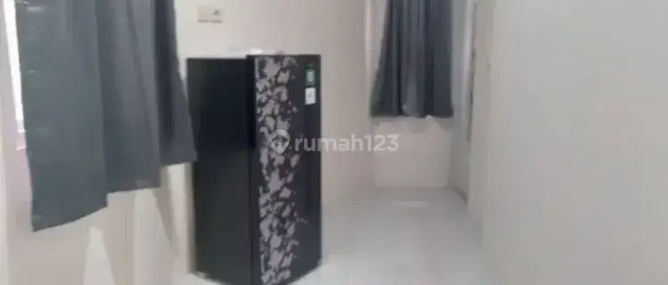 Kamar Kos  Bersih,  AC, Kulkas,  K Mandi, Parkir Mobil,, Wifi, TV 1