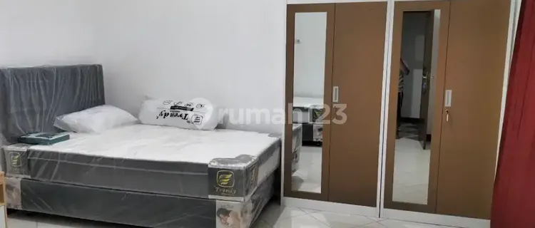 Andrew's clean and comfortable boarding room. 1