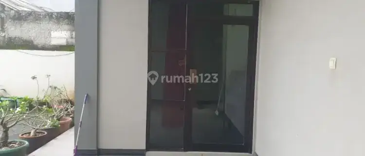 KONTRAKAN/KOST 3 PETAK KAMAR MANDI DALAM 1