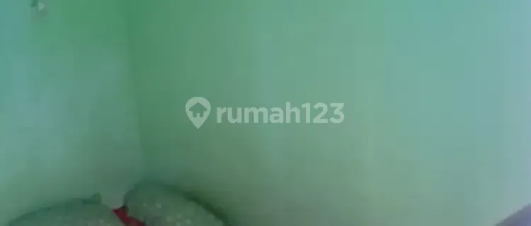 Boarding house for men in the Rawamangun area, fully equipped, includes wifi. 1