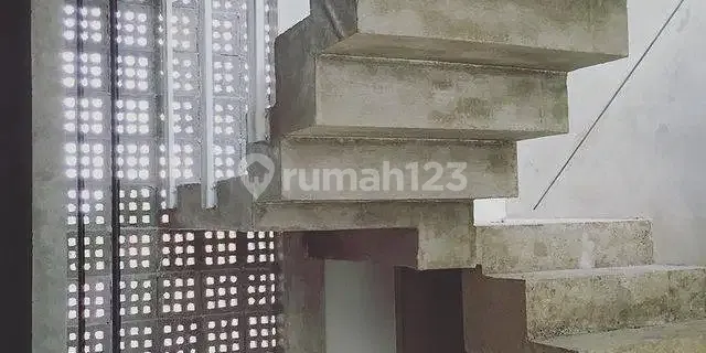 Women's Boarding House The Navayya Bintaro 1