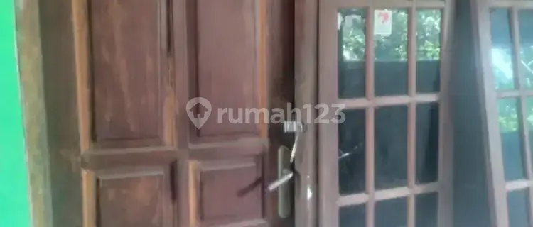 For rent, 2-door empty boarding house. 1