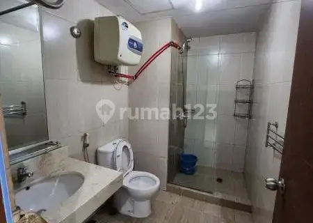 For rent: 1 bedroom shared unit at MTH Square (better than boarding house) in Cawang. 1