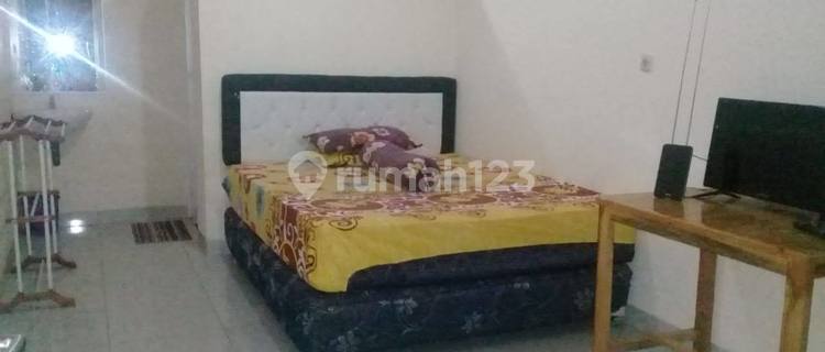 2-bedroom house for rent, car parking, motorcycle parking, Bintaro, South Tangerang 1