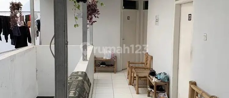 Boarding house for women only 1