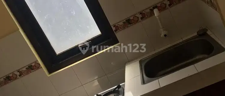 In a boarding house for male/female single employees/students. 1