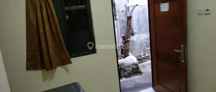 Kamar kost baru di Slipi Petamburan, belakang RS. Pelni 1