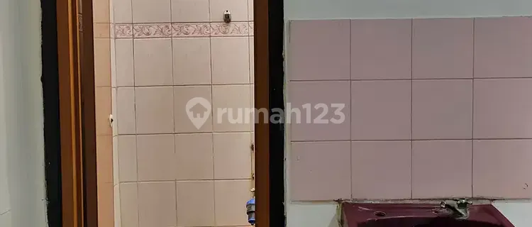 AC Boarding House, Near Busway, KRL, Central Jakarta 1
